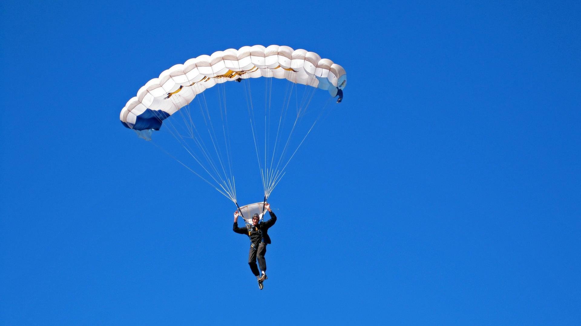 全球青少年足球培训项目不断扩大，培养未来足球巨星，青少年足球培训计划方案