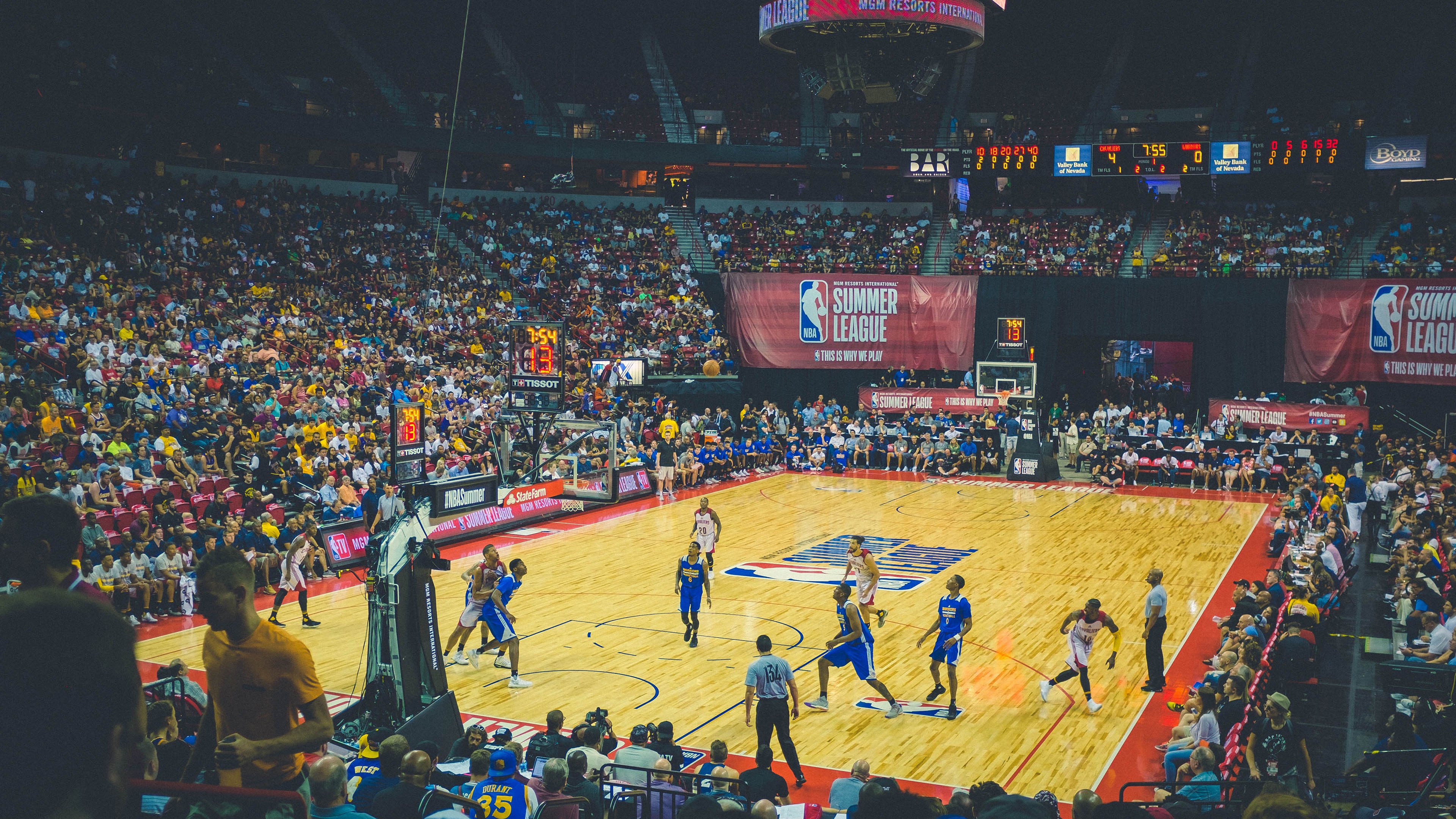 库里pk布克欲止连败亚历山大战旧主快船冲击8连胜,库里vs